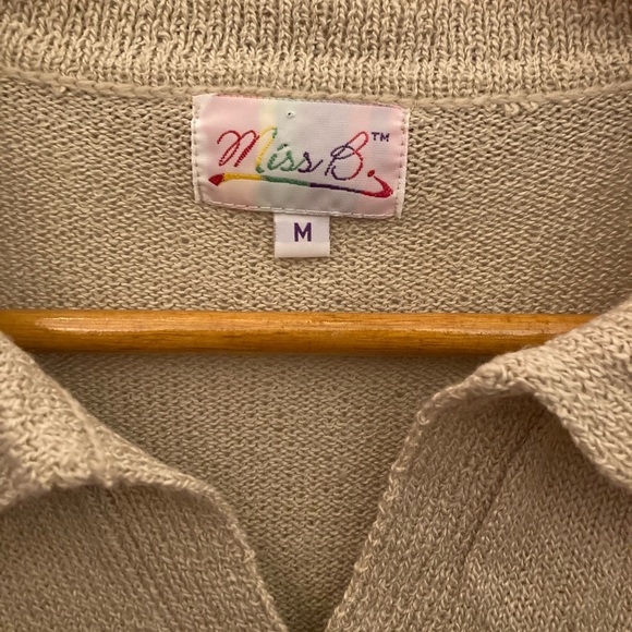 Vintage 70s Miss B v-neck shirt. - Picture 2 of 4